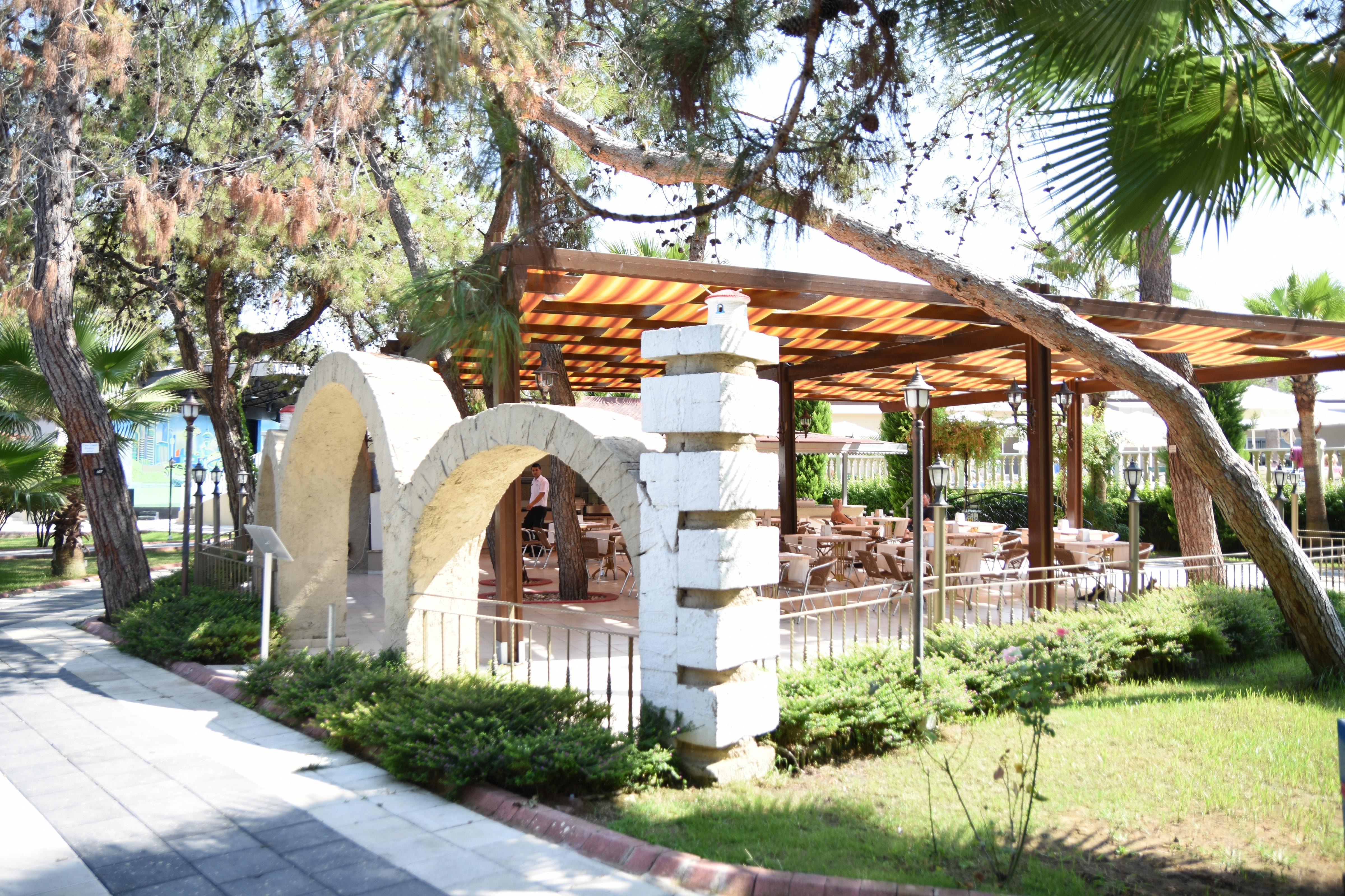 Linda Resort Hotel Side Exterior photo