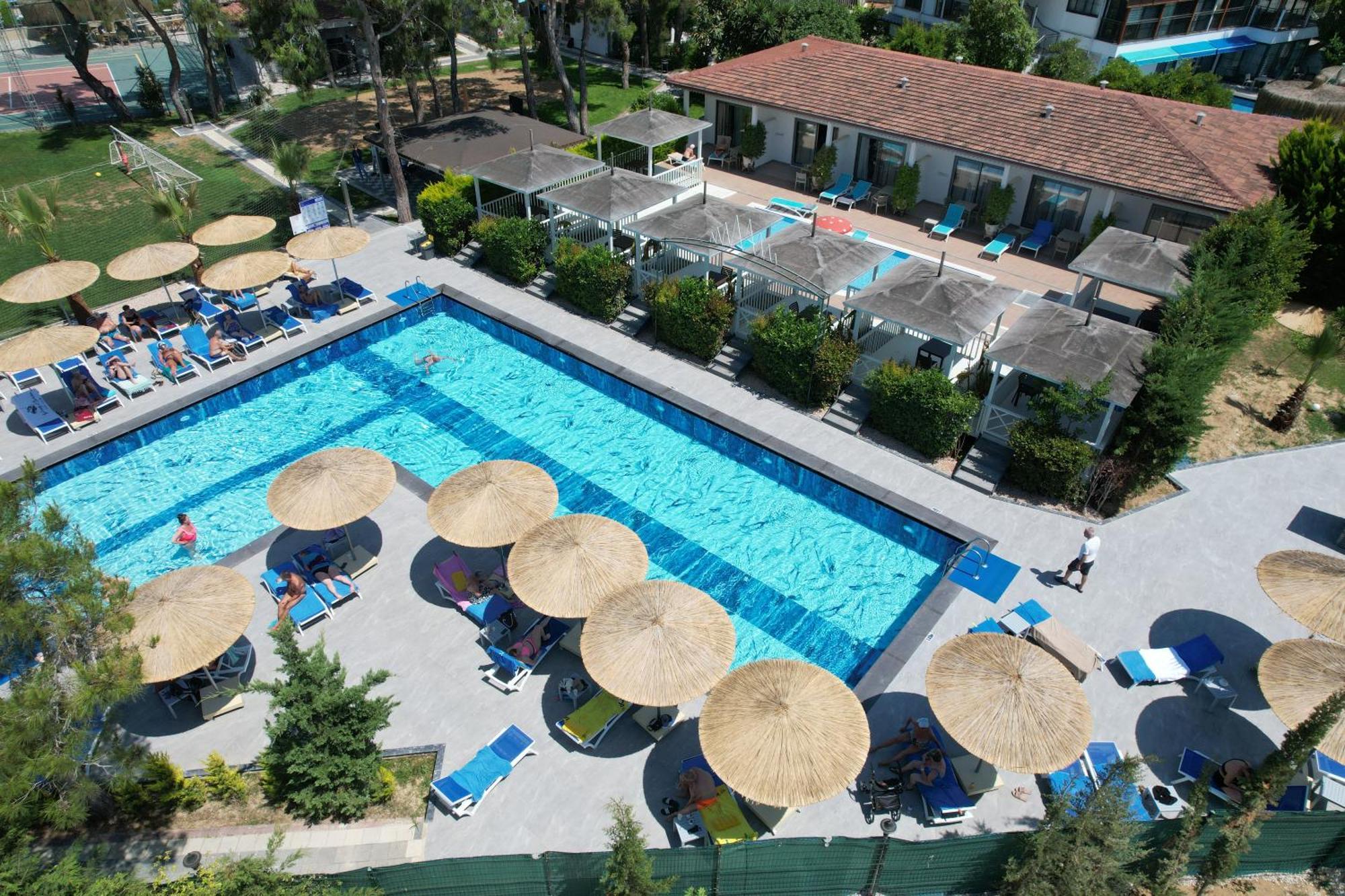 Linda Resort Hotel Side Exterior photo